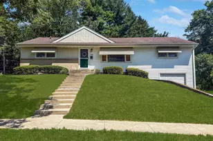 205 N Mernitz Ave, Freeport, IL 61032 - Photo 1