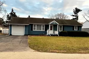 838 E Patton St, Paxton, IL 60957 - Photo 1