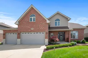 21139 Vivienne Dr, Matteson, IL 60443 - Photo 1