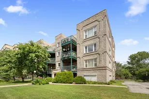 900 E 62nd St, Chicago, IL 60637 - Photo 1