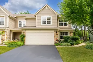 141 Crescent Ln, Schaumburg, IL 60193 - Photo 1