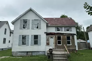 219 E Patton St, Paxton, IL 60957 - Photo 1