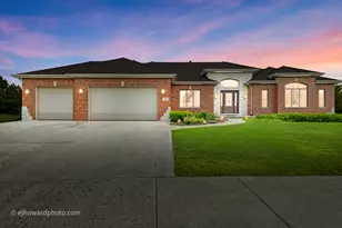 12891 Mayfair Dr, Lemont, IL 60439 - Photo 1