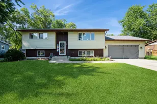 4910 Willow Ln, McHenry, IL 60050 - Photo 1