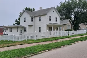 12 7th St, Lasalle, IL 61301 - Photo 1