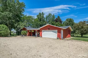 400 Water St, Earlville, IL 60518 - Photo 1