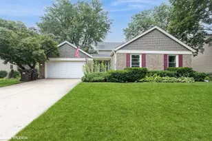 539 Monterey Dr, Crystal Lake, IL 60014 - Photo 1