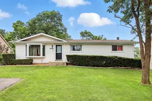 35065 N Hilldale Dr, Ingleside, IL 60041 - Photo 1