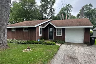 4711 Parkview Dr, McCullom Lake, IL 60050 - Photo 1