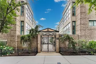 755 W Melrose St, Chicago, IL 60657 - Photo 1