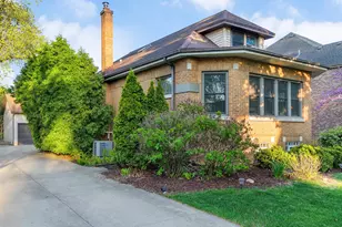 375 S Berkley Ave, Elmhurst, IL 60126 - Photo 1