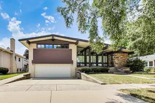 10020 S Karlov Ave, Oak Lawn, IL 60453 - Photo 1