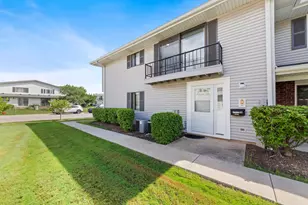 1021 Perth Dr, Schaumburg, IL 60194 - Photo 1