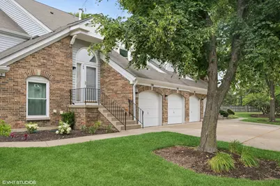 166 Willow Parkway #166, Buffalo Grove, IL 60089 - Photo 1