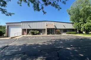 1220 Claussen Dr, Woodstock, IL 60098 - Photo 1