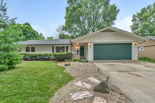 925 Maitland Dr, Lockport, IL 60441 - Photo 1