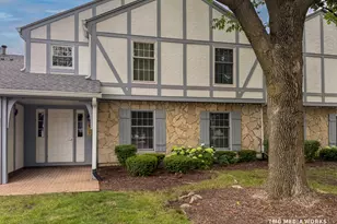 2163 Lancaster Cir, Naperville, IL 60565 - Photo 1