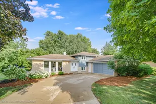 353 Eagle Ln, Bloomingdale, IL 60108 - Photo 1