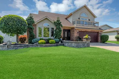 870 Malibu Court, Carol Stream, IL 60188 - Photo 1