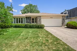 7925 Farmingdale Dr, Darien, IL 60561 - Photo 1