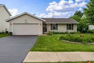 6327 Wicklow Close, Rockford, IL 61107 - Photo 1