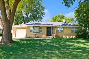 2715 Everette Rd, Ottawa, IL 61350 - Photo 1