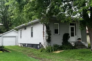 802 McArthur Rd, Lasalle, IL 61301 - Photo 1