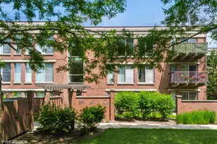 372 Kelburn Rd, Deerfield, IL 60015 - Photo 1