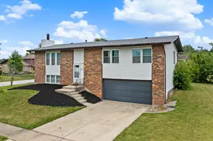 3111 Smoke Tree Ct, Hazel Crest, IL 60429 - Photo 1