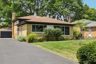 948 S Stratford Ave, Elmhurst, IL 60126 - Photo 1