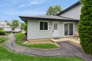 2304 Carnation Dr, Crest Hill, IL 60403 - Photo 1