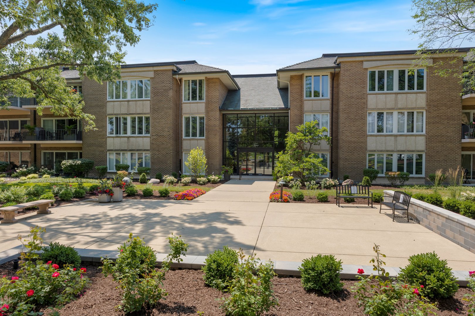 2 Oak Brook Club Dr #B207, Oak Brook, IL 60523 - MLS 12426516