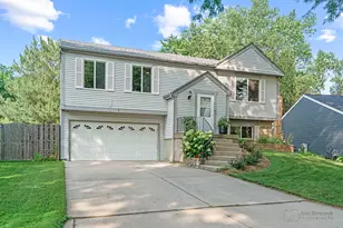 3 Manchester Ln, Vernon Hills, IL 60061 - Photo 1