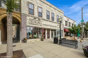 25 S La Grange Rd, La Grange, IL 60525 - Photo 1