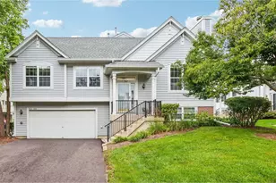 982 Manchester Cir, Grayslake, IL 60030 - Photo 1