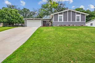 4409 Sussex Dr, McHenry, IL 60050 - Photo 1