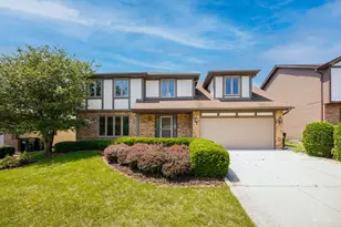 816 Heath Ln, Westmont, IL 60559 - Photo 1