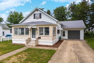 307 W North St, Pontiac, IL 61764 - Photo 1