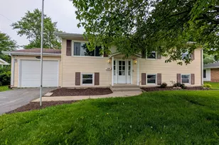 1340 Caswell St, Belvidere, IL 61008 - Photo 1