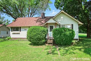 4713 McCullom Lake Rd, McHenry, IL 60050 - Photo 1