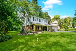 352 Windsor Ln, Inverness, IL 60010 - Photo 1