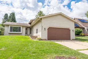 311 Wellington Dr, Streamwood, IL 60107 - Photo 1