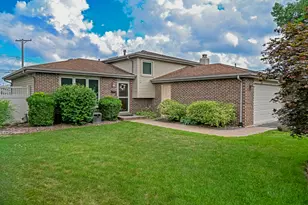 3931 151st Pl, Midlothian, IL 60445 - Photo 1