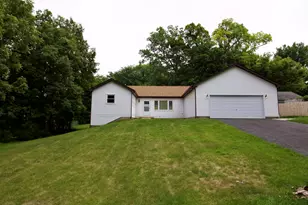 6N629 Sycamore Ave, Saint Charles, IL 60174 - Photo 1