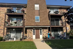 9815 Nottingham Ave, Chicago Ridge, IL 60415 - Photo 1