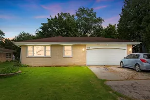 1110 Poplar St, Lake in the Hills, IL 60156 - Photo 1