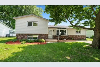 722 W 12th Street, Belvidere, IL 61008 - Photo 1