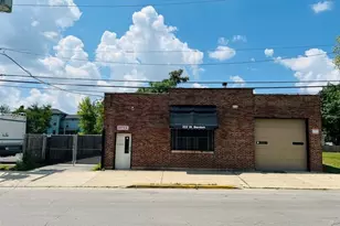 222 W Benton St, Aurora, IL 60506 - Photo 1