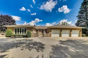 21070 W Columbia Ct, Lake Zurich, IL 60047 - Photo 1