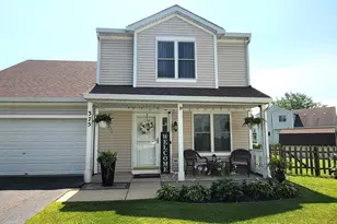 375 E Springwood Ct, Round Lake Beach, IL 60073 - Photo 1